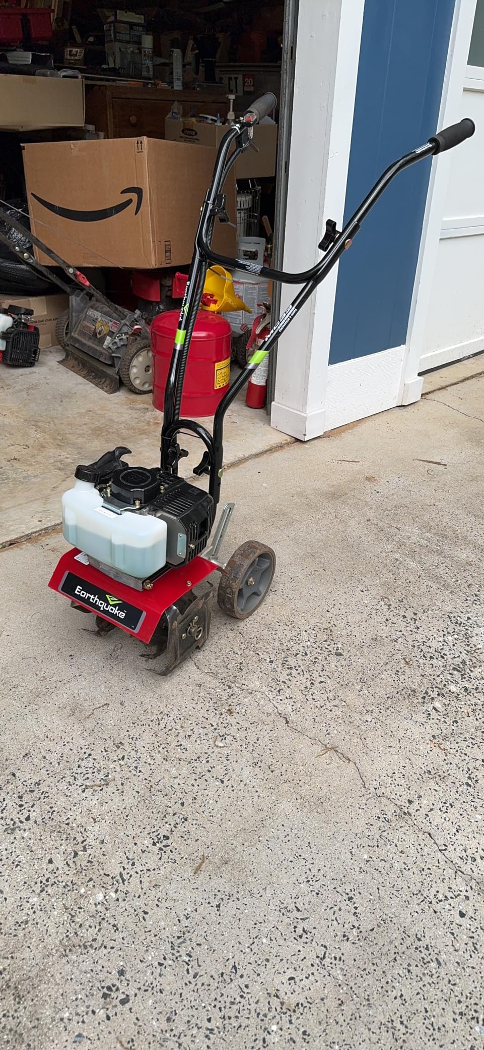 Earthquake 31635 MC33 Mini Tiller Cultivator, Powerful 33cc 2-Cycle Viper Engine, Gear Drive Transmission, Height Adjustable Wheels, 5 Year Warranty, Red customer photo 1