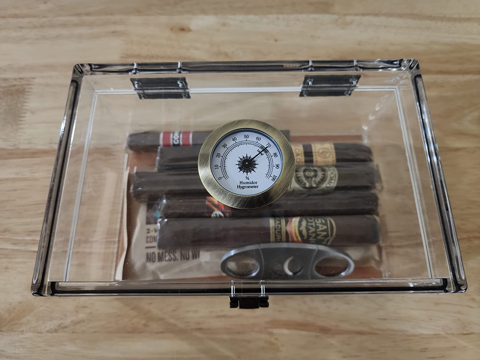 Scotte Acrylic Cigar Humidor Jar/case/Box with Humidifier and Hygrometer, humidor Can Hold About 20 Cigars Including Cigar Cutters and Cigar Punch (Clear-1) customer photo 1