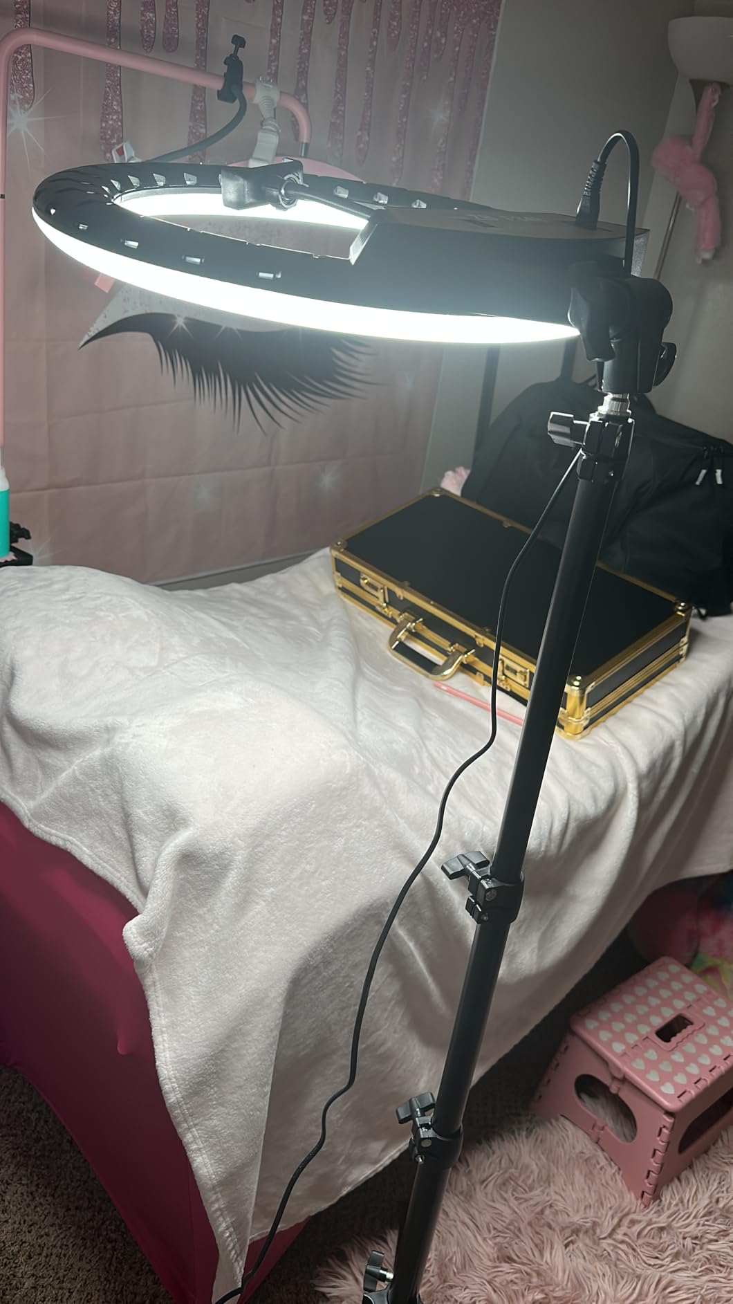 EMART 18in Ring Light with Stand, 2800-6500K LED Photography Lighting Kit customer photo 1