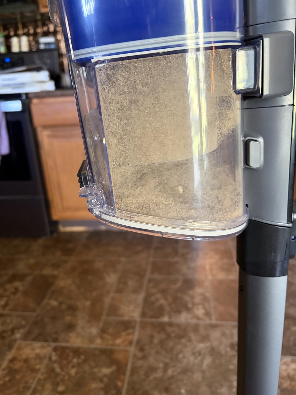 Shark Pet Cordless Vacuum Cleaner | LED Headlights | Removable Handheld Vacuum for Pet Hair | Crevice Tool & Pet Multi-Tool Included | 40min Runtime | For Carpet & Hard Floors | Grey | IX141 customer photo 2