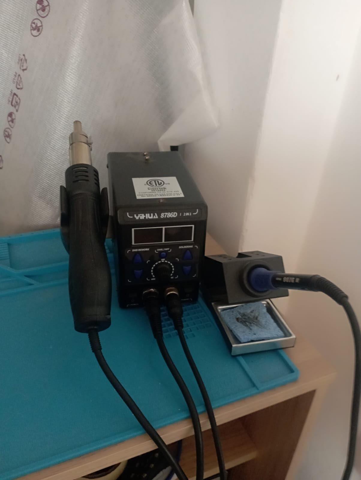 YIHUA 8786D I 2 in 1 Hot Air Rework and Soldering Iron Station with 10 Solder Iron Tips, 4 Hot Air Nozzles, F / C, Cool/Hot Air Conversion and Sleep Function customer photo 2