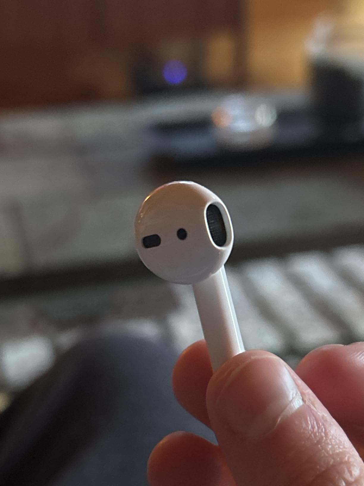 Apple AirPods 2 with Charging Case - White (Renewed) customer photo 2