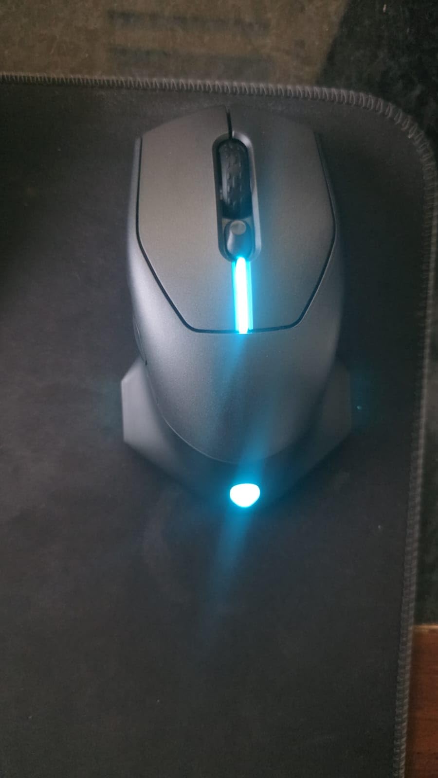 Alienware Wired/Wireless Gaming Mouse AW610M - 16000 DPI Optical Sensor, 350 Hour Rechargeable Battery, 7 Buttons, 3-ZONE 16.8m AlienFX RGB Lighting, Ergonomic - Dark Side of the Moon customer photo 1