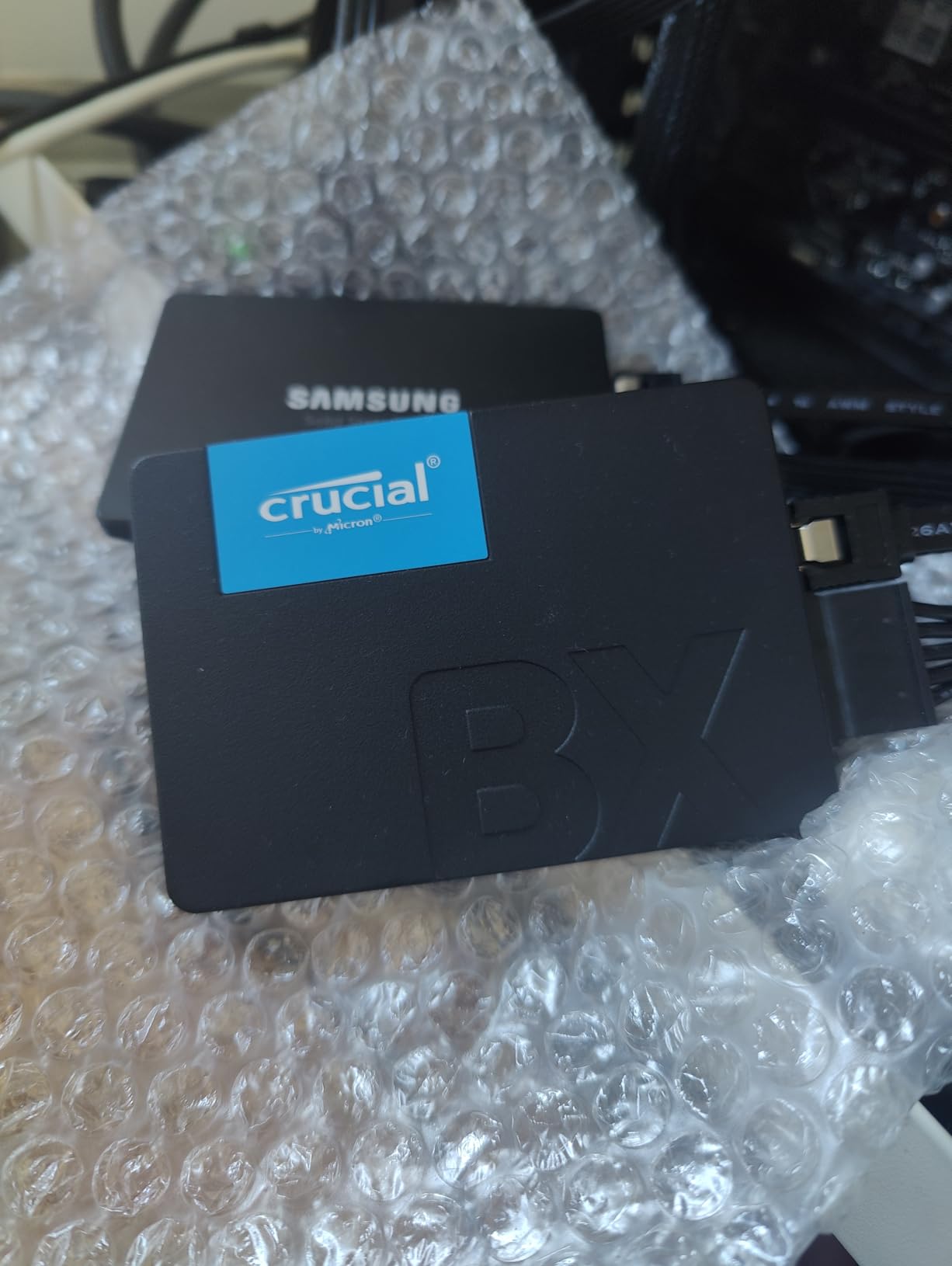 Crucial BX500 1TB 3D NAND SATA 2.5-Inch Internal SSD, up to 540MB/s customer photo 1