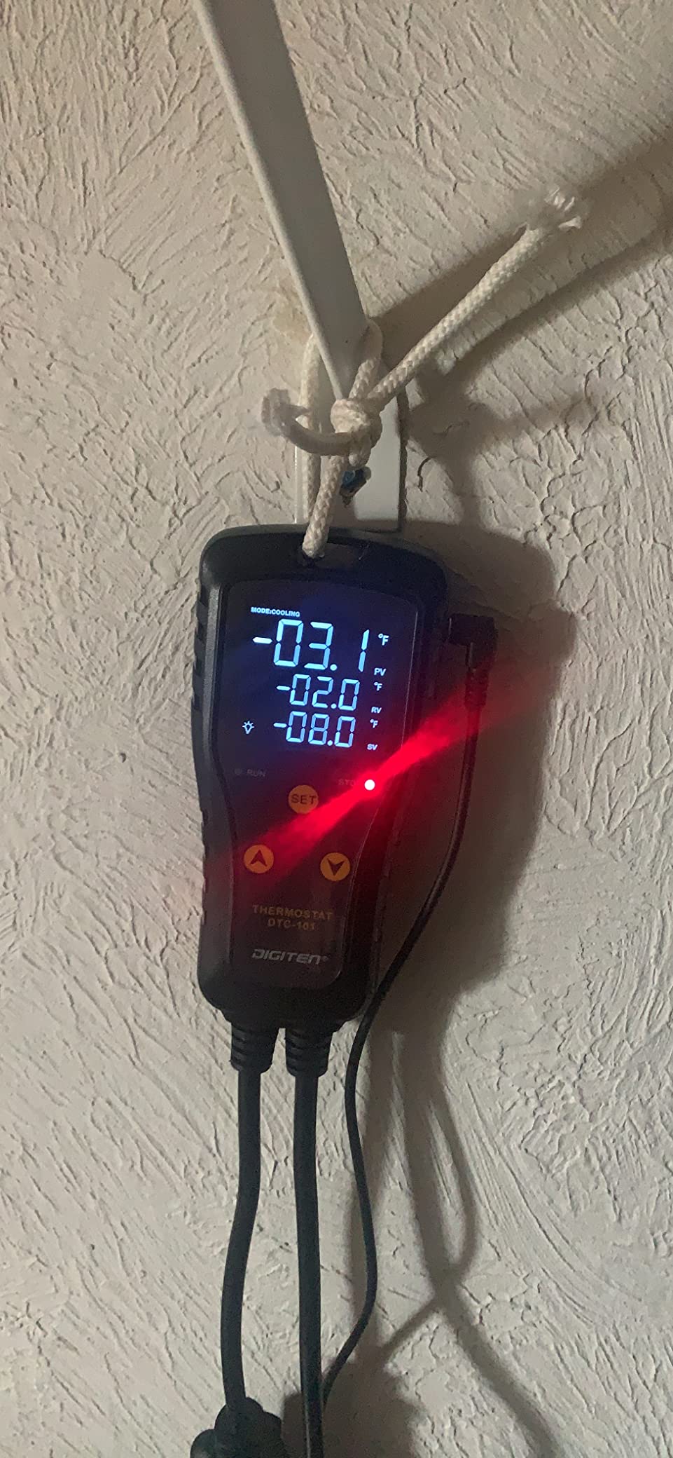 DIGITEN Digital Temperature Controller Simple Stage Thermostat Outlet Heating & Cooling Mode for Chest Freezer Refrigerator Homebrew Fermenter Greenhouse 110V 15A 1650W customer photo 2