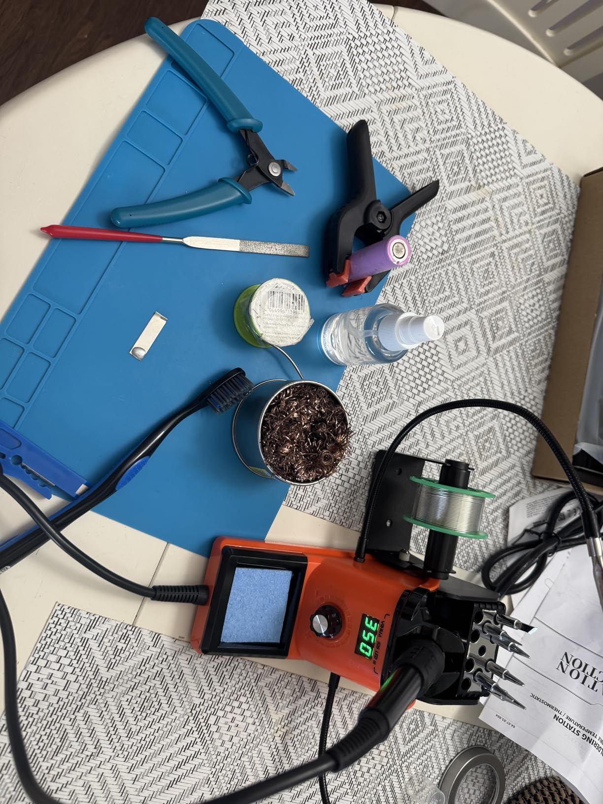 YIHUA 926 III 60W Digital Display Soldering Iron Station Kit w 2 Helping Hands, 6 Extra Iron Tips, Lead-Free Solder, Solder Sucker, S/S Tweezers, °C/ºF Conversion, Auto Sleep & Calibration Support customer photo 2