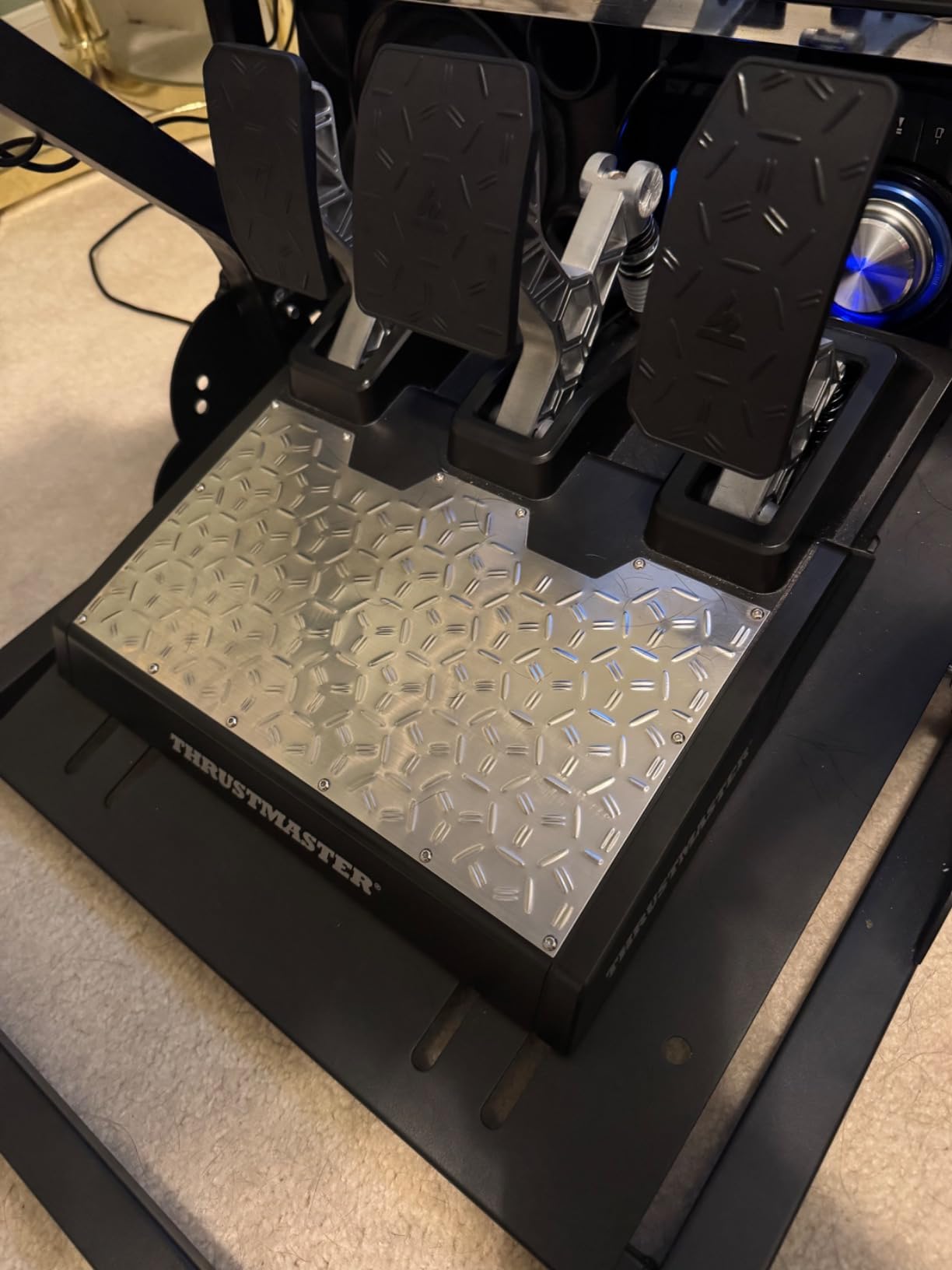 Thrustmaster T-LCM Rubber Grip (Compatible with PS5, PS4, XBOX Series X/S, One, PC) customer photo 1