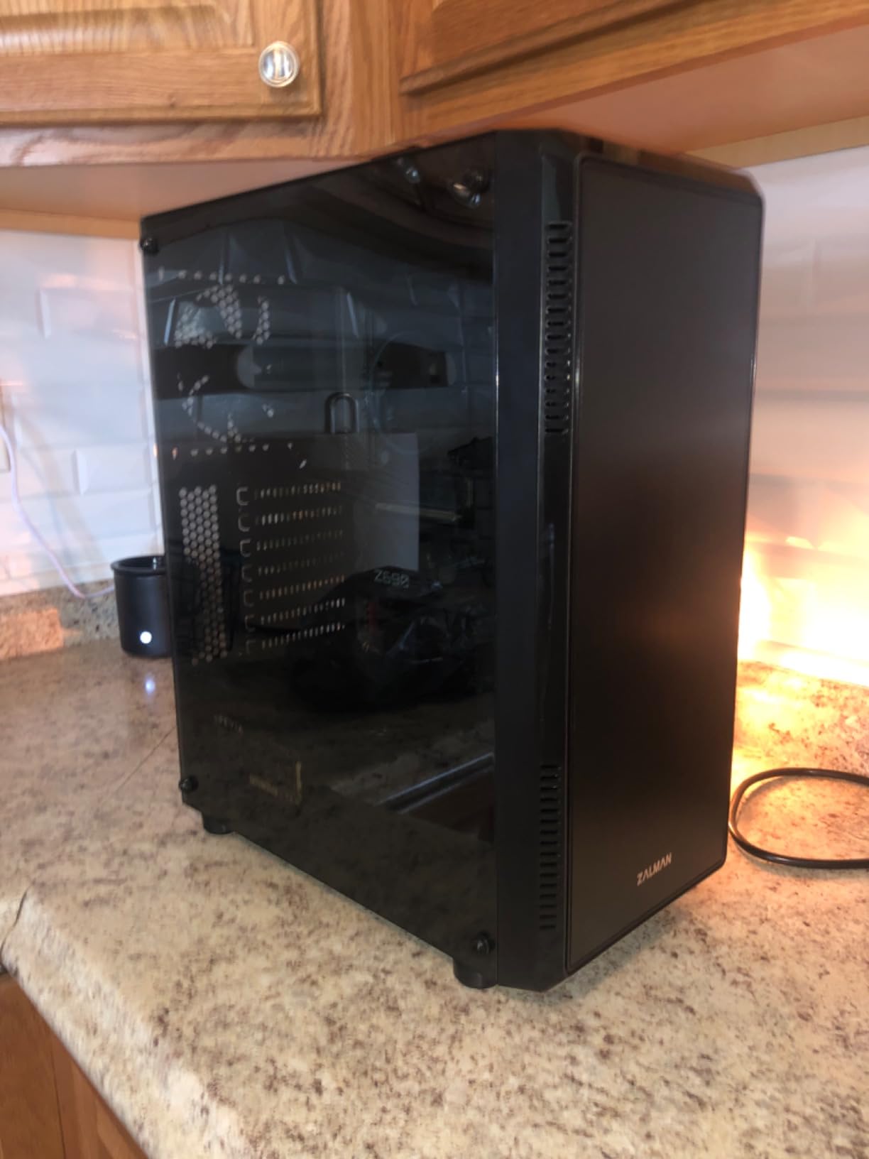 Zalman S4 Mid-Tower ATX PC Case, 2 x 120mm Fans Included, Acrylic Tinted Side Panel, ATX/mATX/Mini-ITX Support customer photo 1