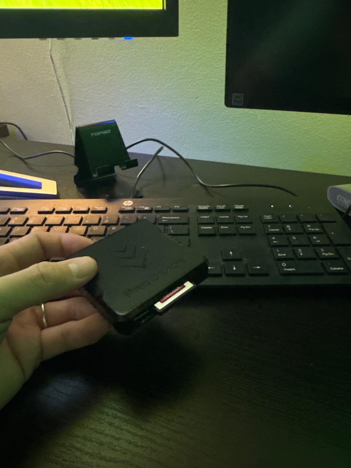 CFexpress Type B and SD UHS-II Dual-Slot Memory Card Reader by ProGrade Digital | USB 3.2 Gen 2 customer photo 2