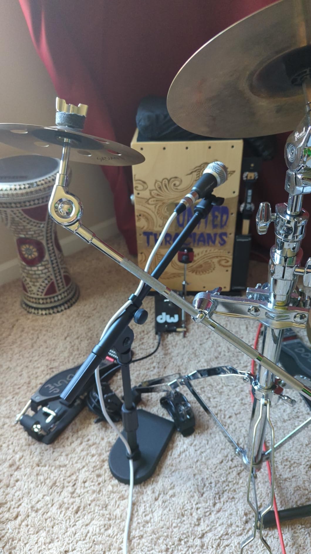 InnoGear Adjustable Desk Microphone Stand, Weighted Base with Soft Grip Twist Clutch, Boom Arm, 3/8 and 5/8 Threaded Mounts for Blue Yeti and Blue Snowball, Kick Drums, Guitar Amps, Black customer photo 2