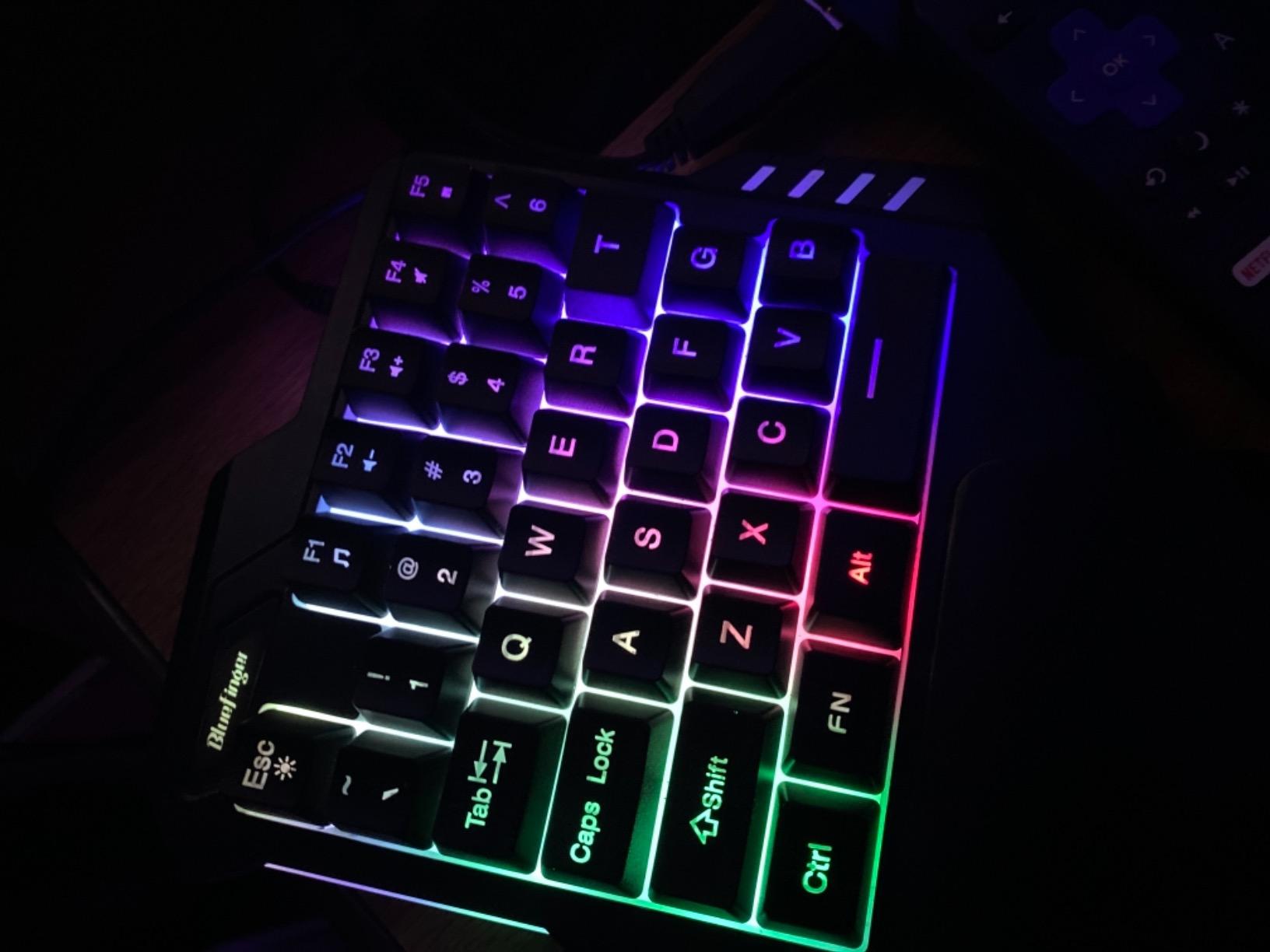 BlueFinger One Hand RGB Gaming Keyboard, USB Wired Rainbow Letters Glow Single Hand Keyboard with Wrist Rest Support Multimedia Keys, Backlit Ergonomic Mechanical Feeling Keyboard for Game customer photo 2