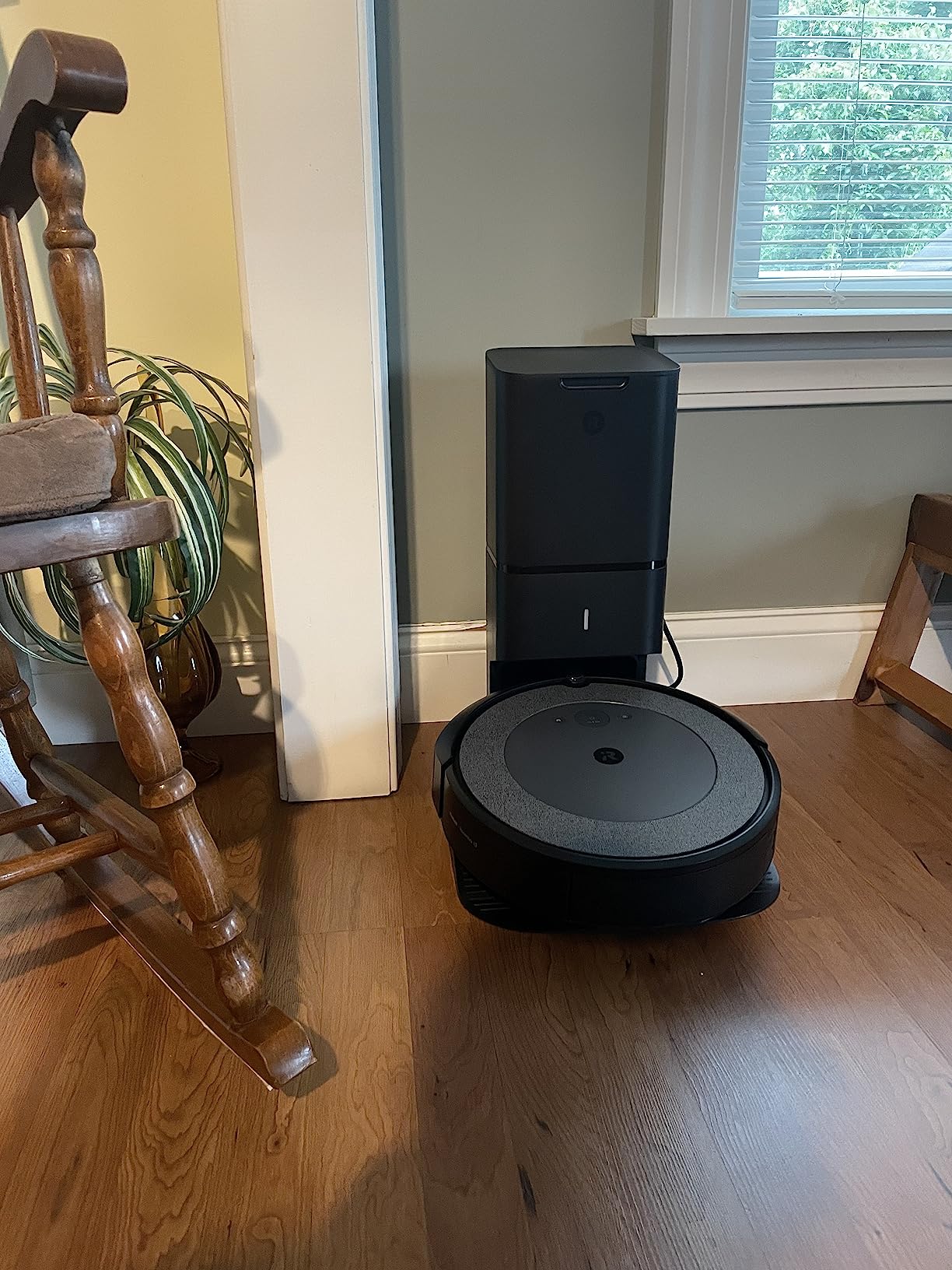 Roomba i3+ EVO (3550) Self-Emptying Robot Vacuum - Now Clean by Room with Smart Mapping, Empties Itself for Up to 60 Days customer photo 2