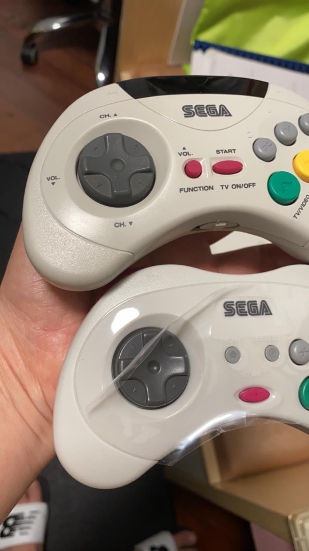 Retro-Bit Official Sega Saturn 2.4 GHz Wireless Controller for Sega Saturn, Sega Genesis Mini, Switch, PS3, PC, Mac - Includes 2 Receivers & Storage Case (White) customer photo 1