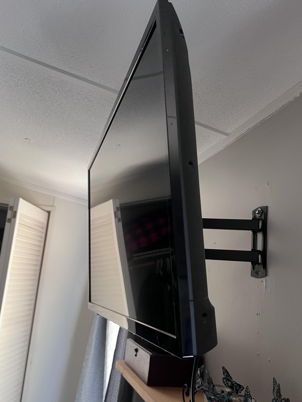 Pipishell Full Motion TV Wall Mount for 26-65 inch Flat or Curved TVs up to 77 lbs, TV Bracket Wall Mount with Articulating Arms, Extension, Tilt, Swivel, Leveling, Max VESA 400x400mm, PIMF7 customer photo 1