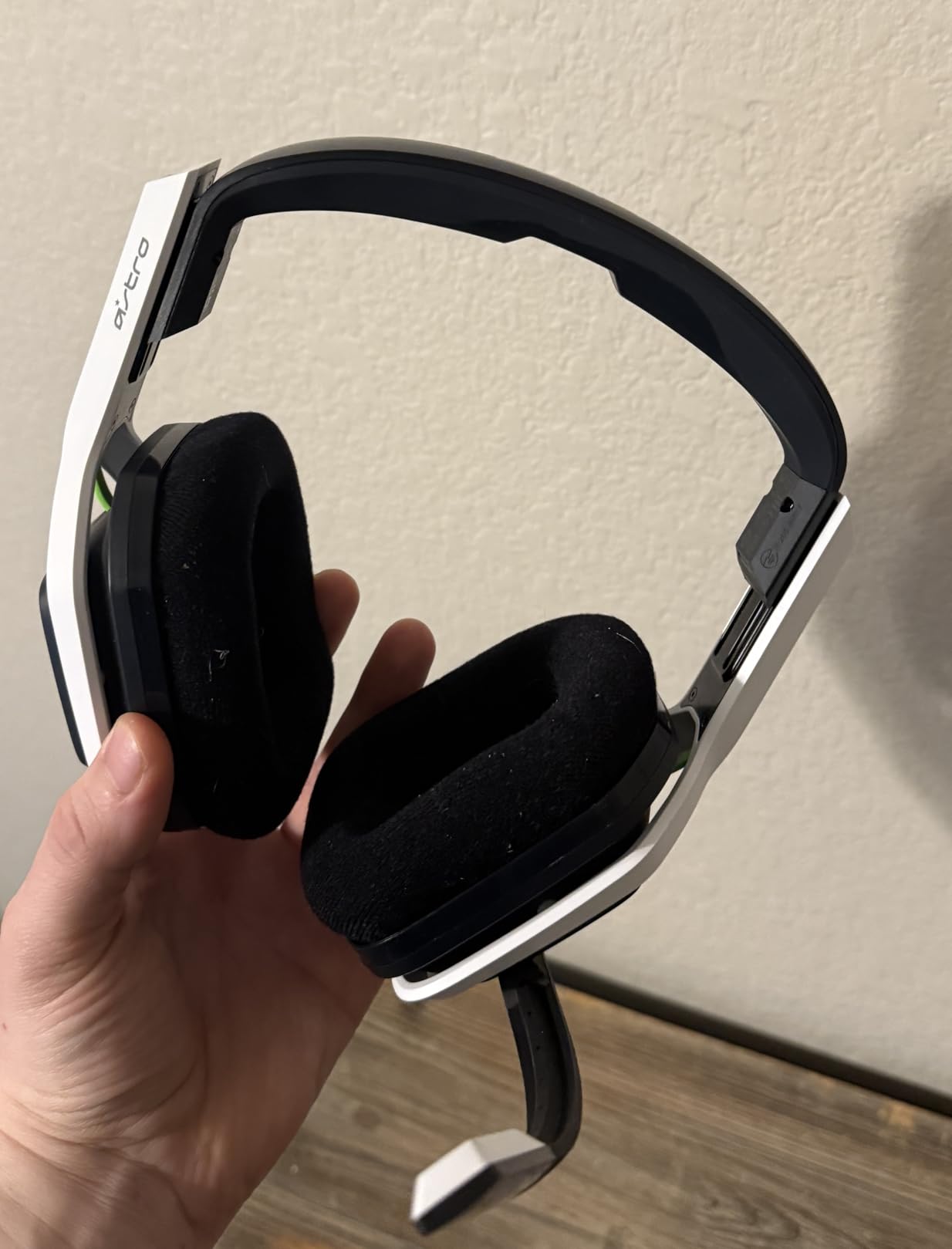 ASTRO Gaming A20 Wireless Headset Gen 2 for Xbox Series X|S, Xbox One, PC & Mac customer photo 2