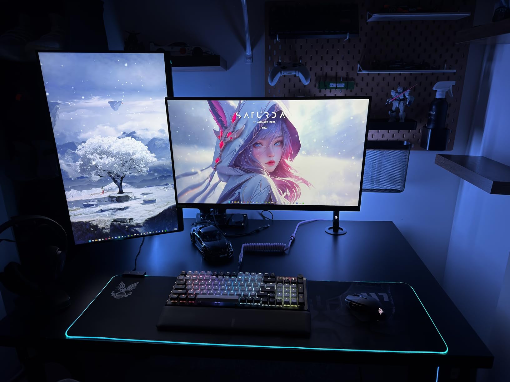 Razer Goliathus Extended Chroma Gaming Mousepad: Customizable RGB Lighting - Soft, Cloth Material - Balanced Control & Speed - Non-Slip Rubber Base - Halo Infinite Edition customer photo 1