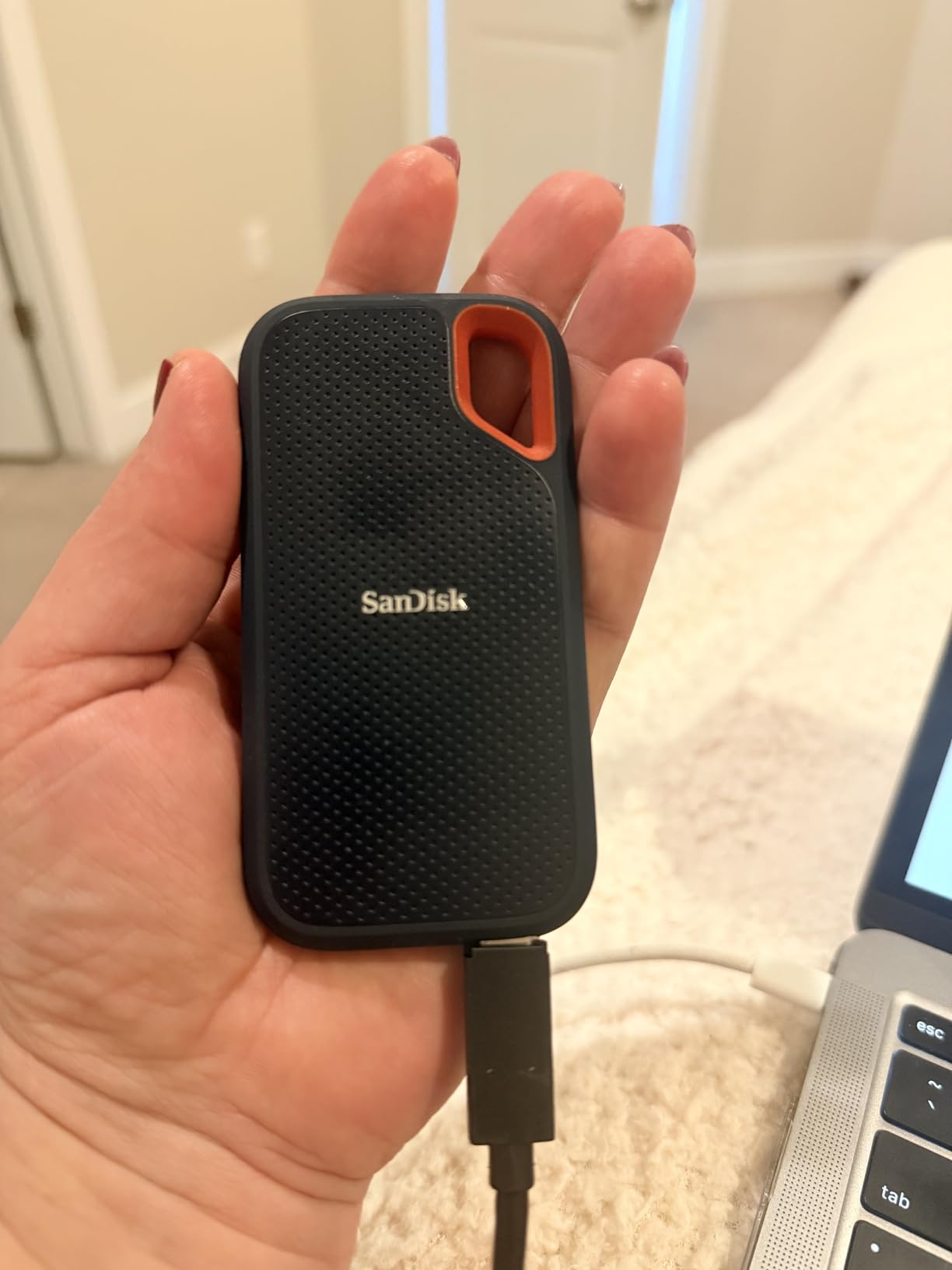 SANDISK 1TB Extreme Portable SSD (Old Model) - Up to 1050MB/s, USB-C, USB 3.2 Gen 2, IP65 Water and Dust Resistance, Updated Firmware - External Solid State Drive - SDSSDE61-1T00-G25 customer photo 2