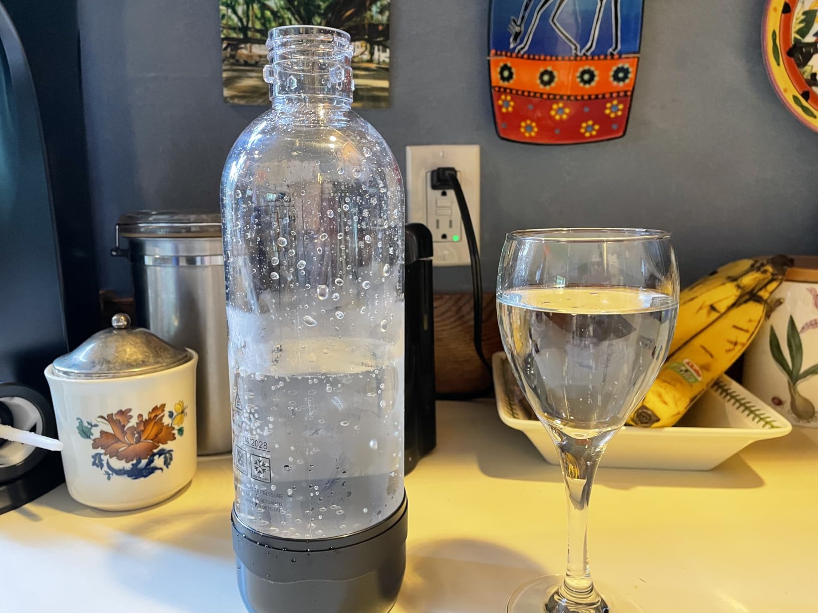 Drinkmate OmniFizz Sparkling Water and Soda Maker, Carbonates Any Drink, ULTIMATE BUNDLE - Includes three 60L CO2 Cylinders, Two Carbonation Bottles, and Fizz Infuser (Classic White) customer photo 1
