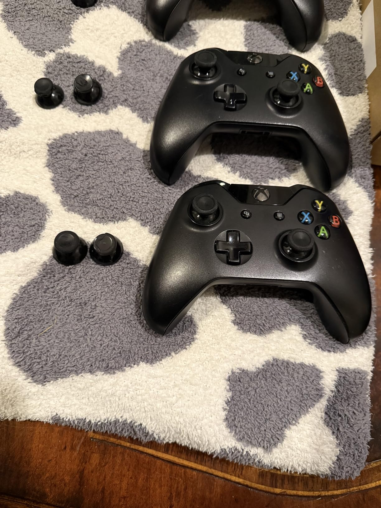 Xbox One Controller Joystick Replacement - 6PCS Original Thumbsticks Analog Thumb Sticks Parts - True Rubberized with T8 T6 Repair Screwdriver Kit for Xbox One Controller customer photo 1