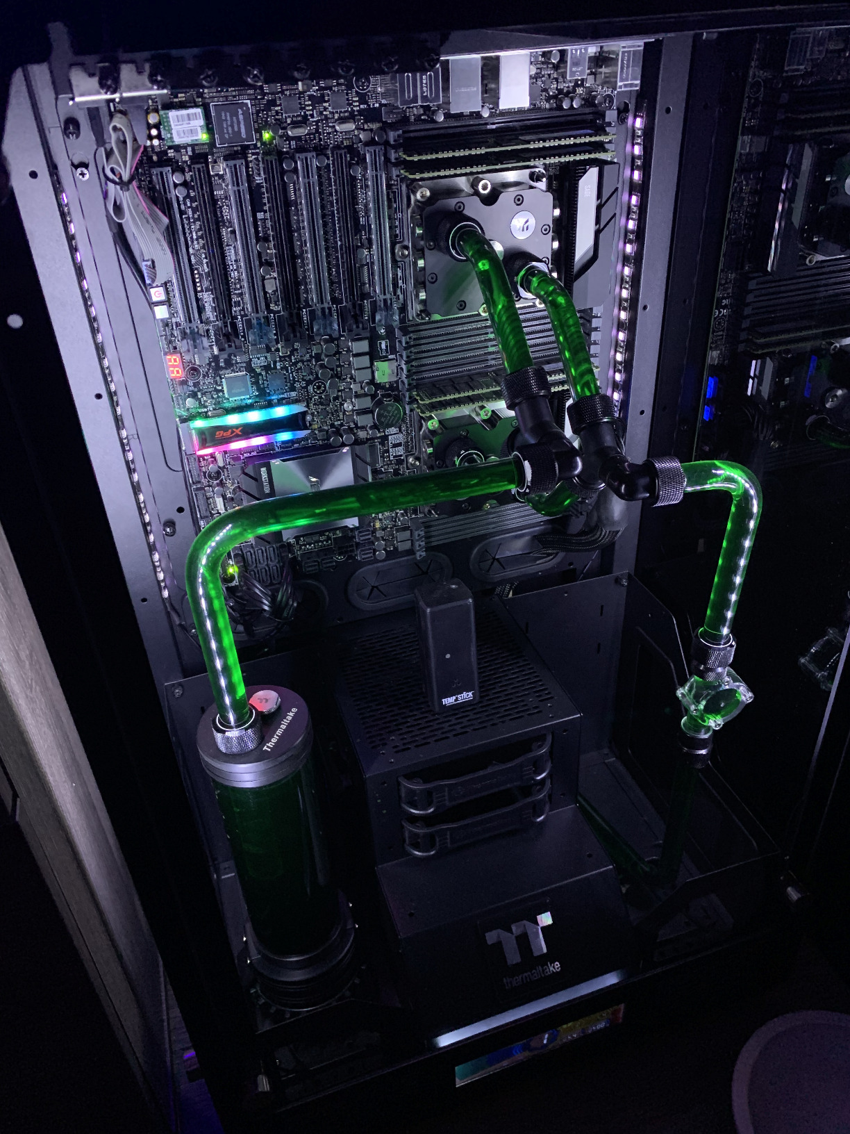 Thermaltake Pacific PR32-D5 Plus 16.8 Million RBG Color Software Enabled (TT RGB Plus/Alexa/Razer Chroma) 5-Speed D5 Pump/Reservoir Combo CL-W280-PL00SW-A customer photo 1