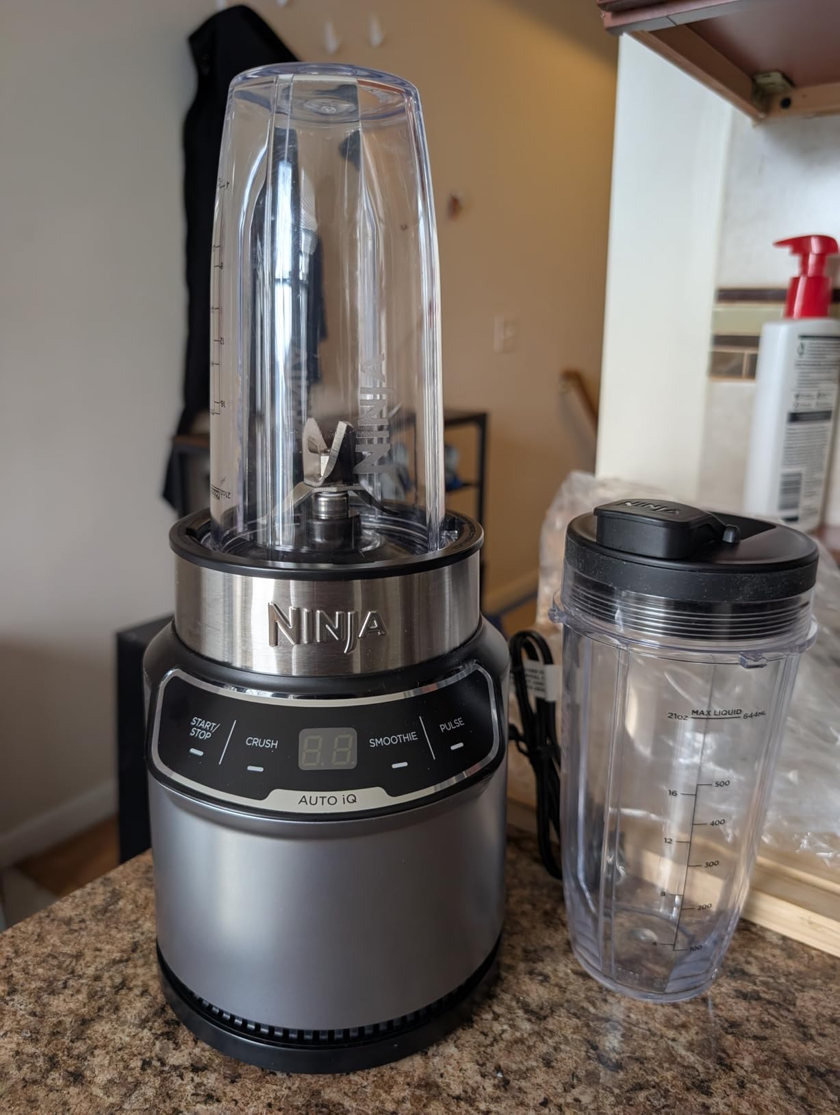 Ninja Nutri-Plus Personal Blender | 900 Peak Watt | (3) 20 oz. To-Go Cups | BN301 customer photo 2