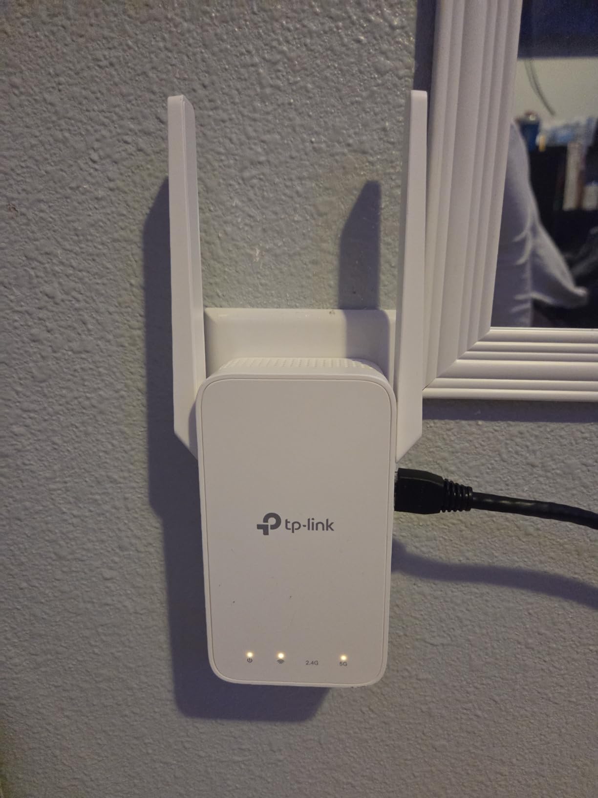 TP-Link AC1200 WiFi Extender - 1.2Gbps Home Signal Booster, Dual Band 5GHz/2.4GHz, Up to 1600 Sq.ft and 32 Devices, EasyMesh Compatible, One Ethernet Port (RE315) customer photo 2