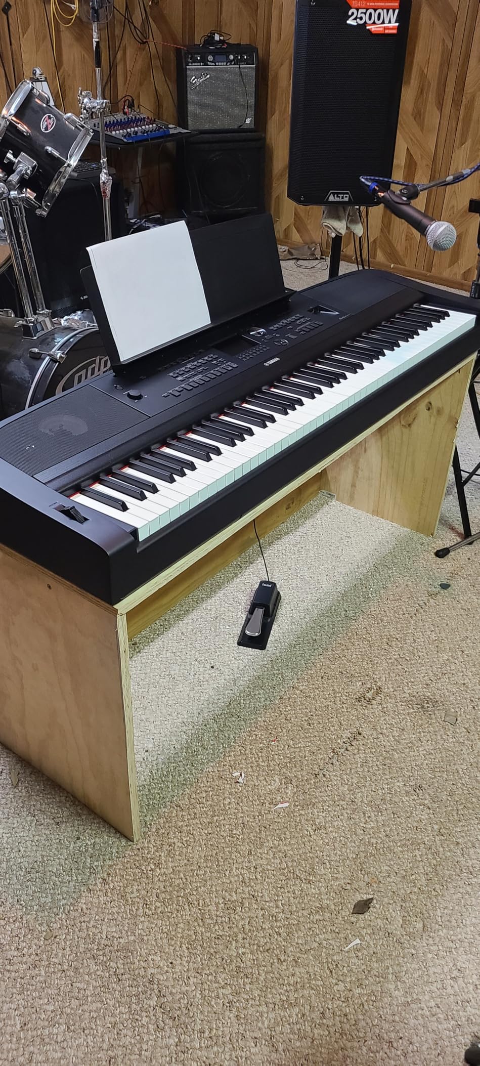 Yamaha DGX-670B 88-Key Weighted Digital Piano with Sustain Foot Switch and Music Rest, Black - Furniture Stand Sold Separately customer photo 1