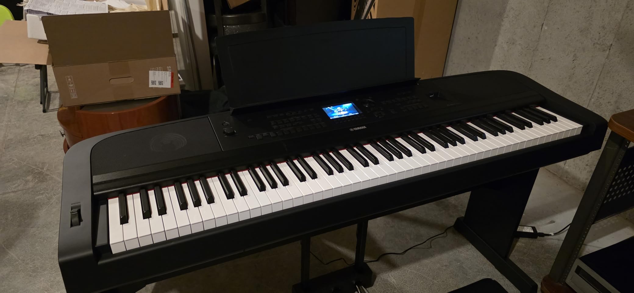 Yamaha DGX-670B 88-Key Weighted Digital Piano with Sustain Foot Switch and Music Rest, Black - Furniture Stand Sold Separately customer photo 2