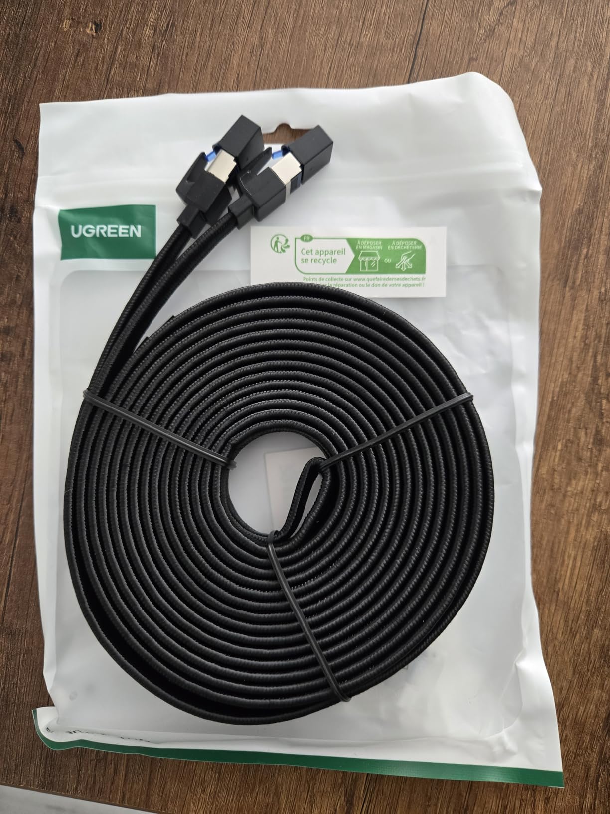 UGREEN Cat 8 Ethernet Cable 10FT, Flat High Speed 40Gbps 2000Mhz Internet Cable 26AWG Braided Network Cord RJ45 Shielded Indoor LAN Cables Compatible for Gaming PC PS5 Xbox Modem Router 10FT customer photo 2