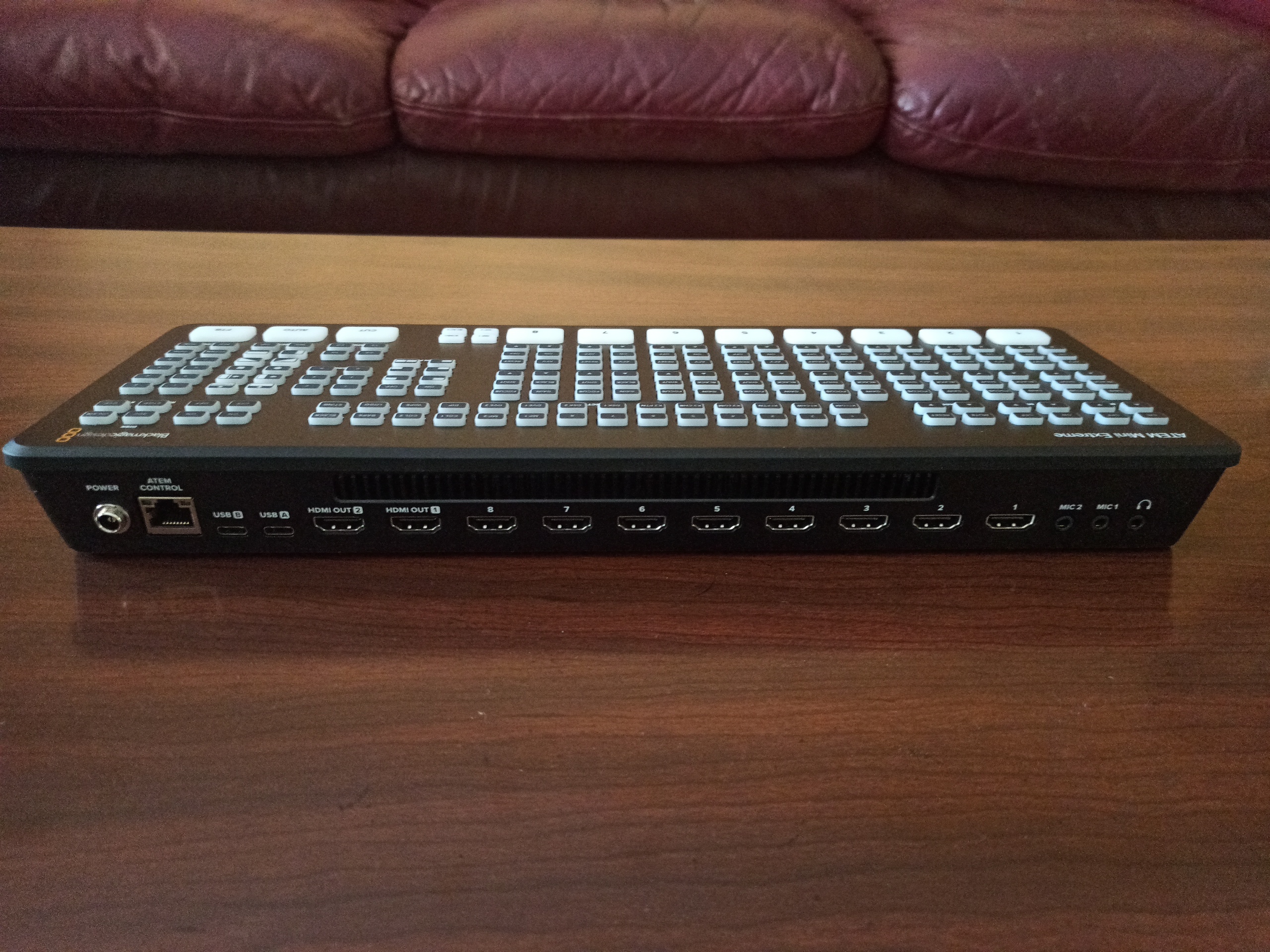 Blackmagic Design ATEM Mini Extreme HDMI Live Stream Switcher (SWATEMMINICEXT) customer photo 2