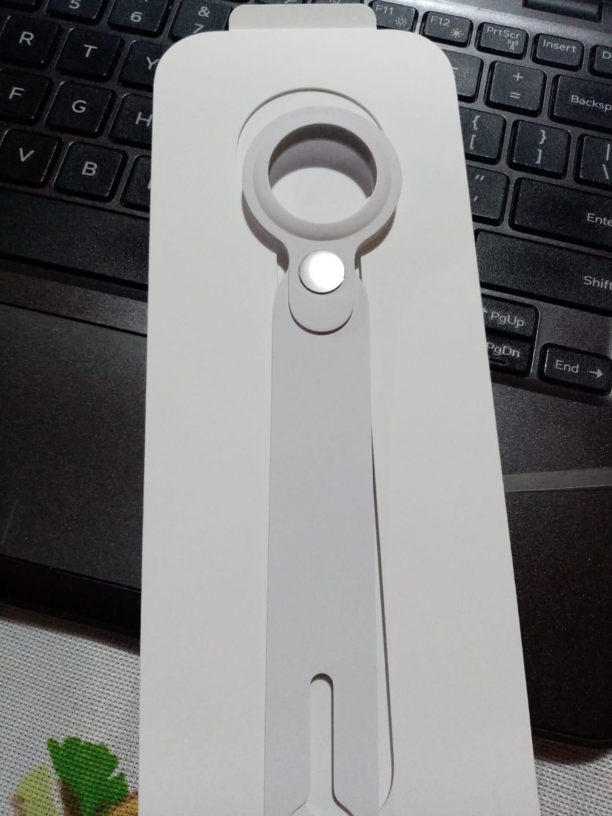 Apple AirTag Loop Case - White customer photo 2