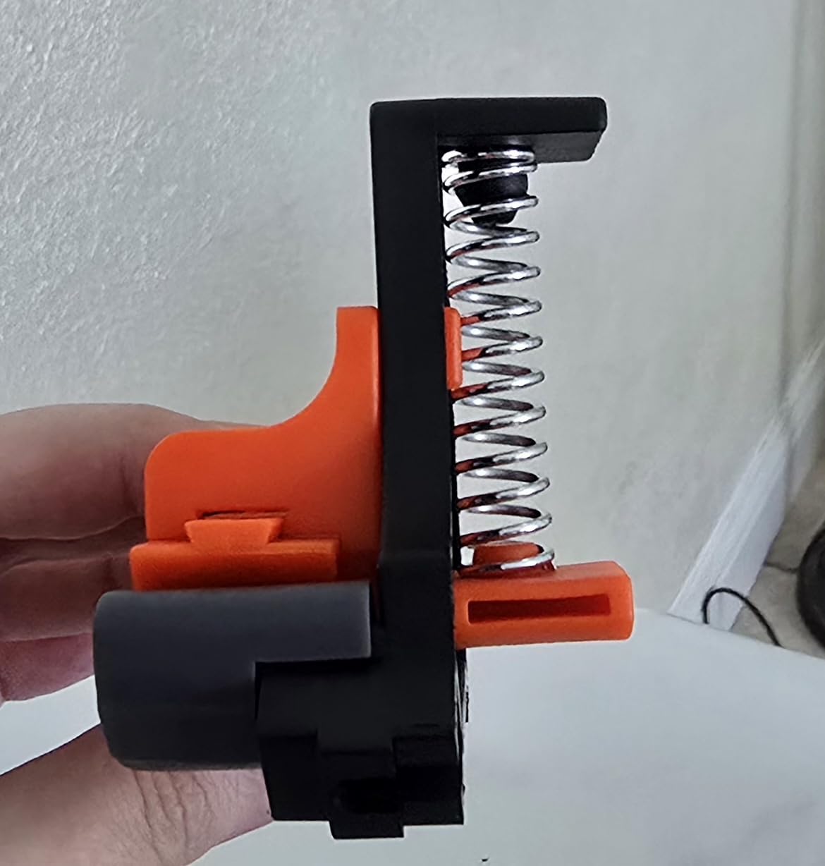 WETOLS Corner Clamp for Woodworking, 90 Degree Right Angle Clamp, Wood Clamps, 4Pcs Adjustable Spring Loaded Woodworking Clamp, Gifts for Dad, Birthday Gifts for Men, Photo Framing, Orange customer photo 1