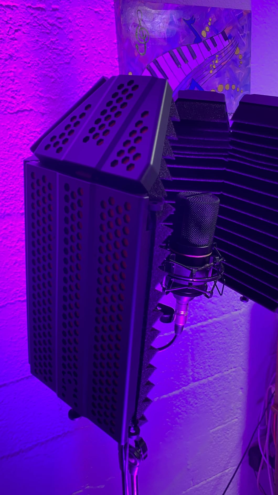 XTUGA Recording Microphone Isolation Shield, High Density Absorbent Foam 3 Panels to Filter Vocal,Top Enclosed Foldable Soundproof Cover for Condenser Studio Equipment MIS01 customer photo 1