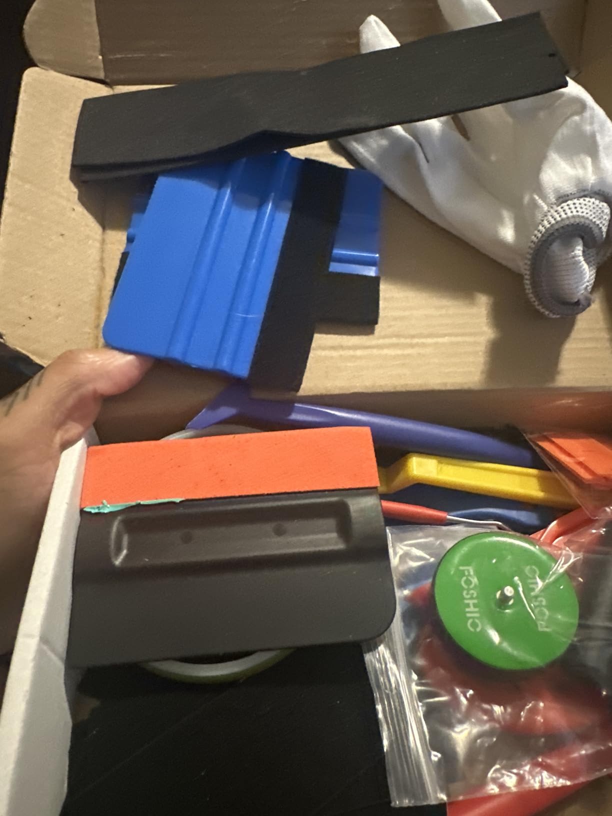 FOSHIO Window Tint Vinyl Wrap Tool Kit with 5M Knife Tape, Felt Squeegee, Micro Squeegee, Wrap Magnets Holders, Gloves, Safety Cutter, Utility Knife, Plastic Razor Blades Vinyl Application customer photo 1