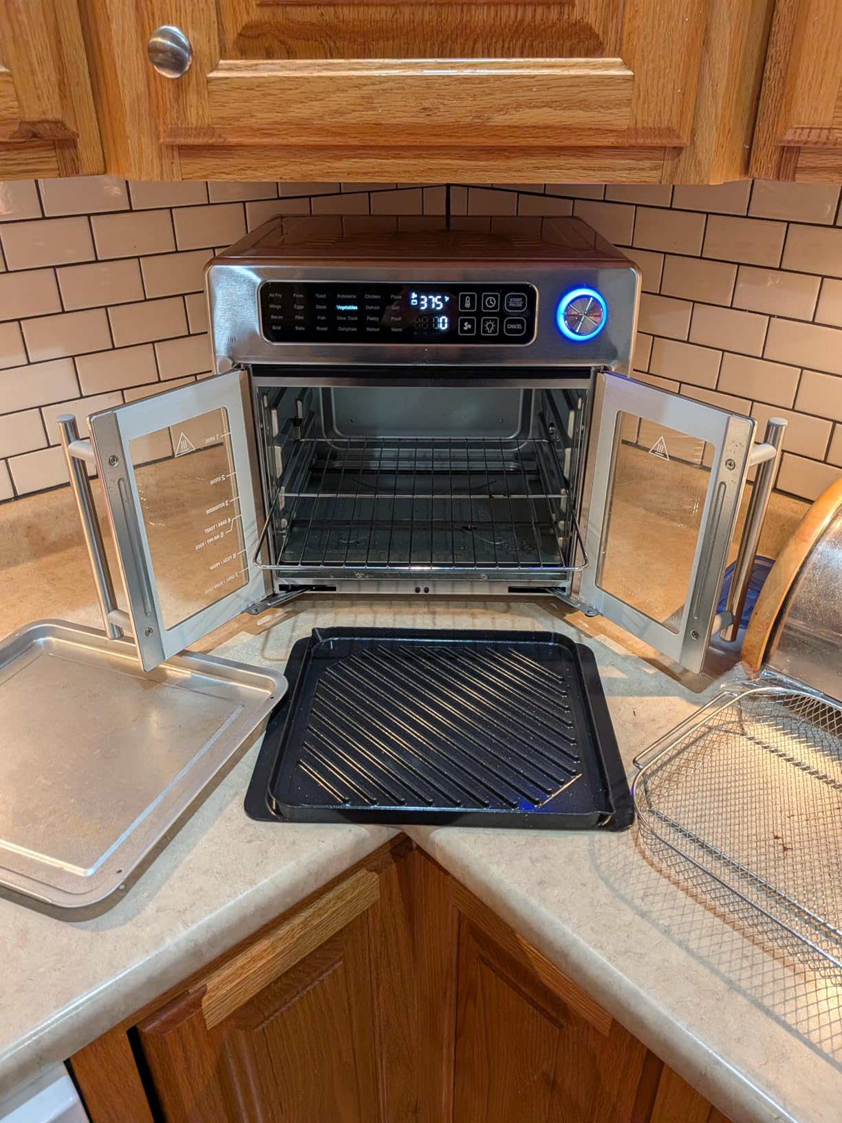 Emeril Lagasse Extra Large French Door Air Fryer Toaster Oven Combo, 24 Cooking Functions and Digital Controls, 7 Accessories Included, Stainless Steel Finish, 26QT Capacity customer photo 2