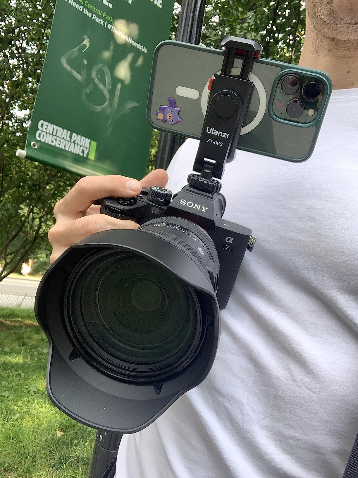 ST-06S Phone Tripod Mount, Universal Smartphone Mount Adapter with 2 Cold Shoe, 360° Rotates Adjustable Cell Phone Clip Clamp Holder, Compatible with iPhone 17/16/15, Samsung Galaxy Cell Phones - ULANZI customer photo 2