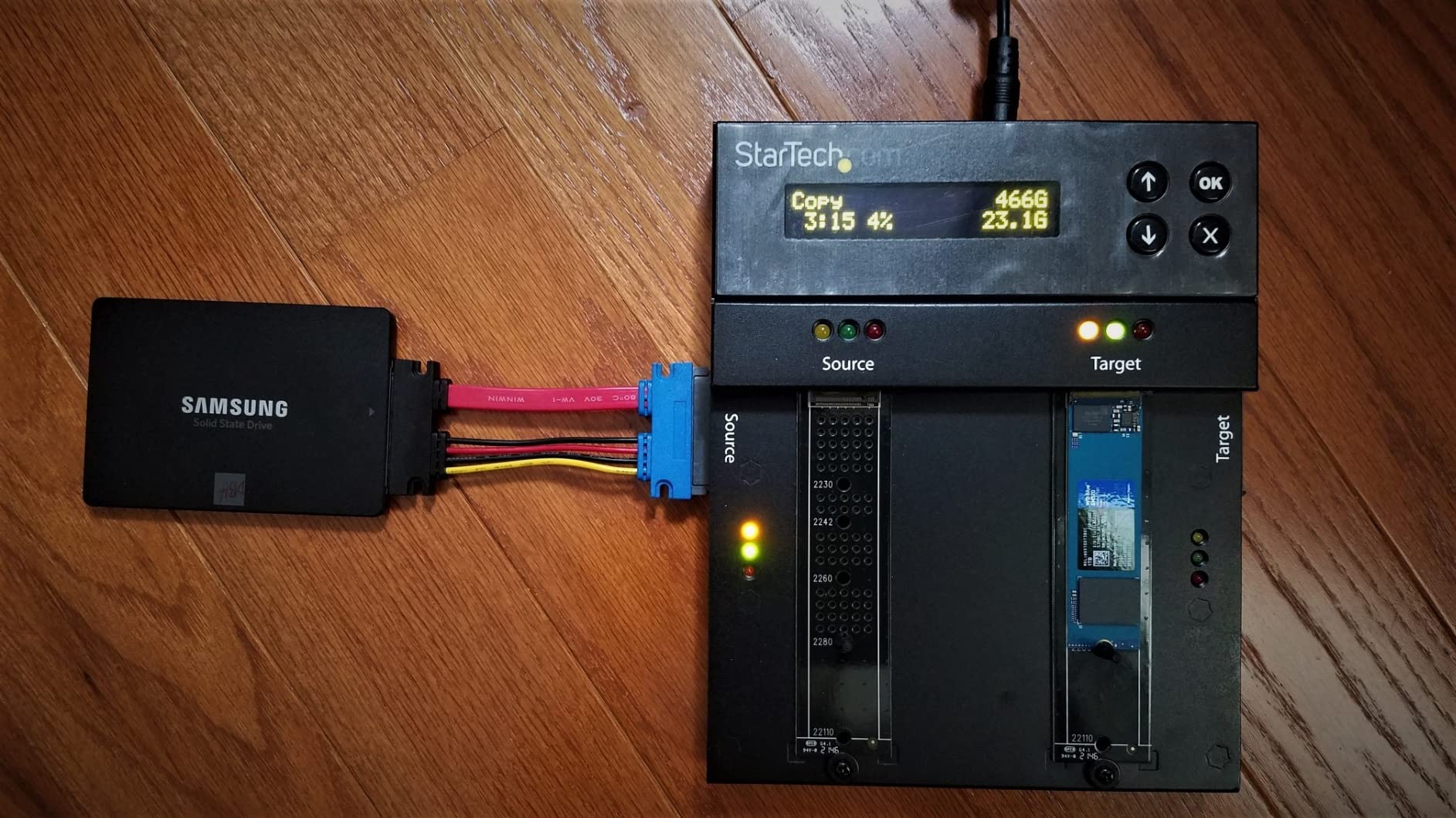 StarTech.com Standalone Dual Bay M.2 SATA/NVMe Duplicator/Eraser, HDD/SSD Cloner/Wiper for M.2 PCIe AHCI/NVMe/SATA, 2.5/3.5in Drives, Hard Drive Sanitizer/Copier, TAA customer photo 1