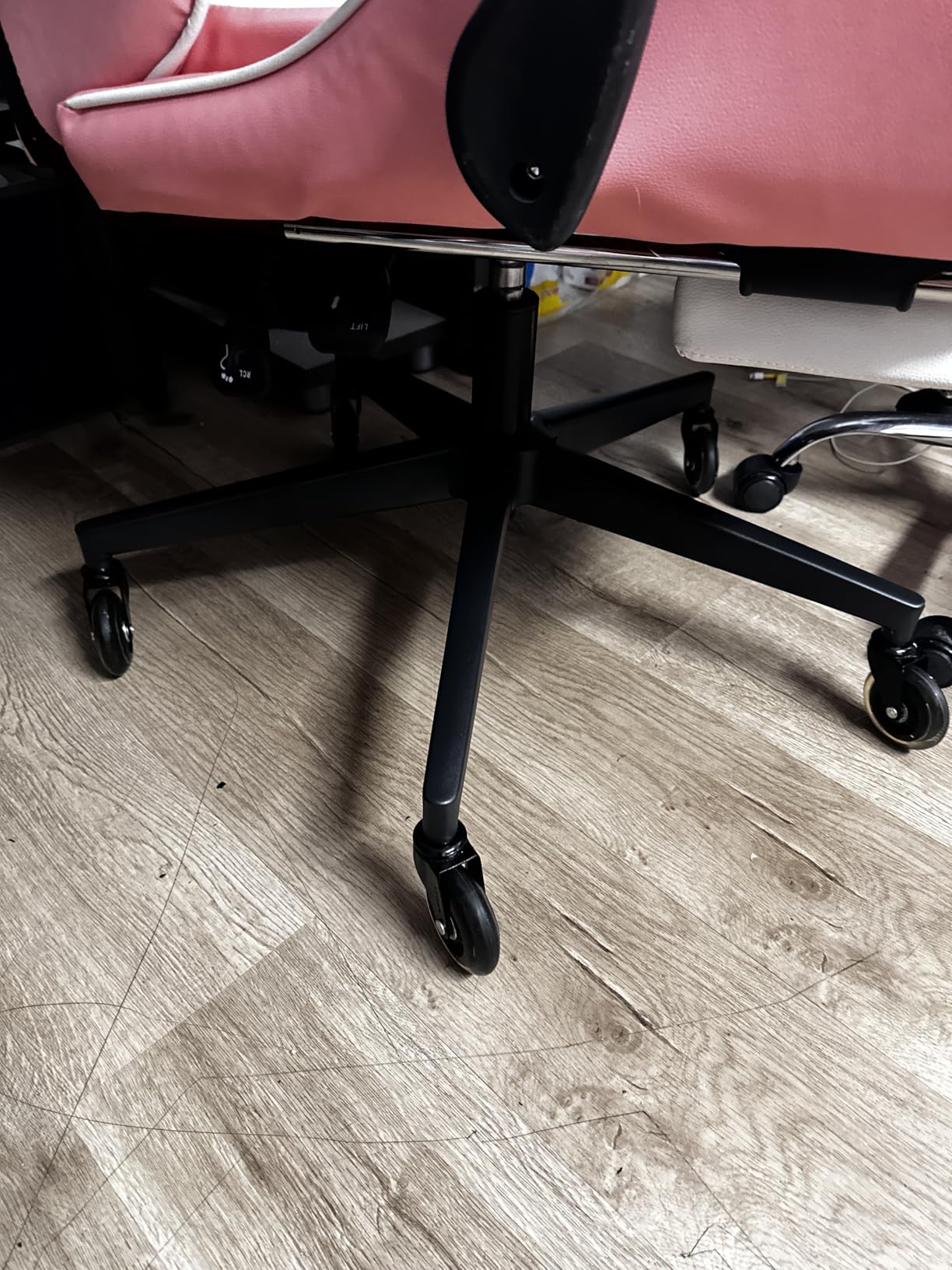 Omyoffice Office Chair Replacement Parts-28'' Heavy Duty Base Replacement(2200Lbs) - Desk Chair Reinforced Metal Leg, Universal Caster and Gas Cylinder Size customer photo 1