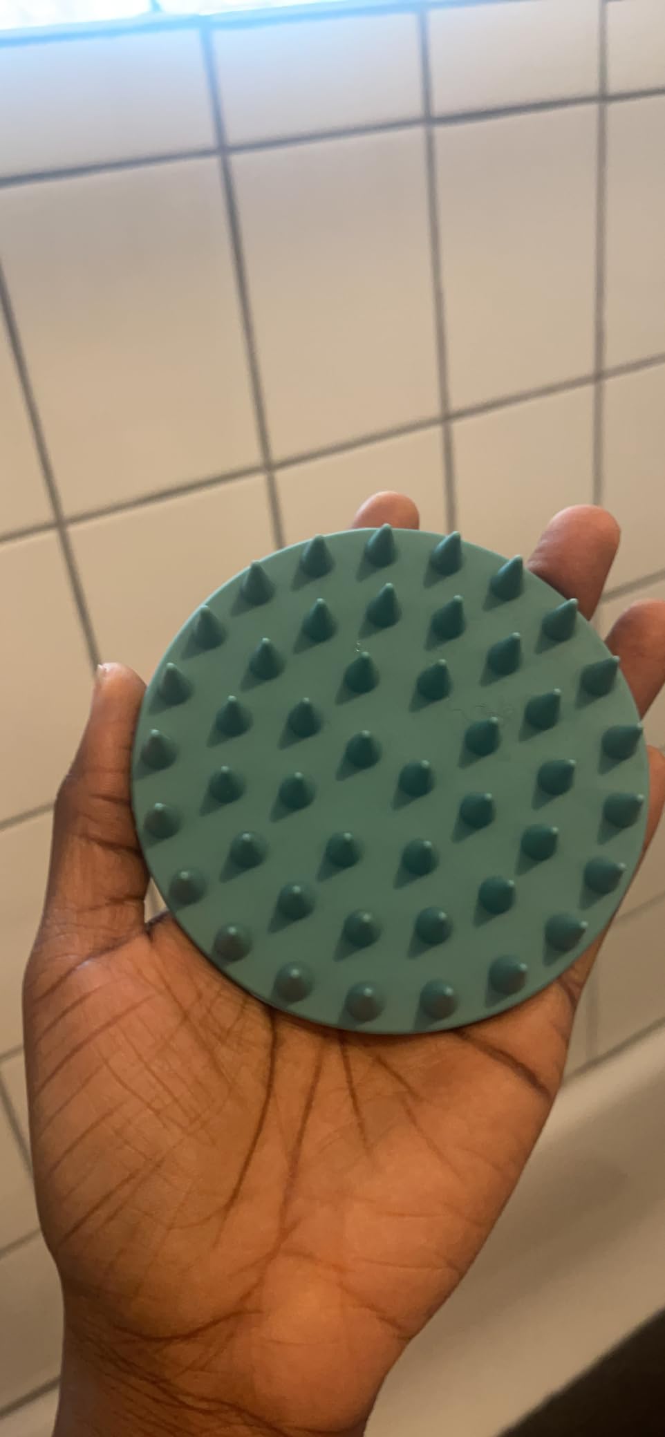INNERNEED Scalp Care Massager Shampoo Brush, Wet & Dry Manual Head Scrubber Hair Washing, Soft Silicone Bristles, for Hair Growth, Dandruff Removal, Comfortable for All Hair Types (Black) customer photo 2