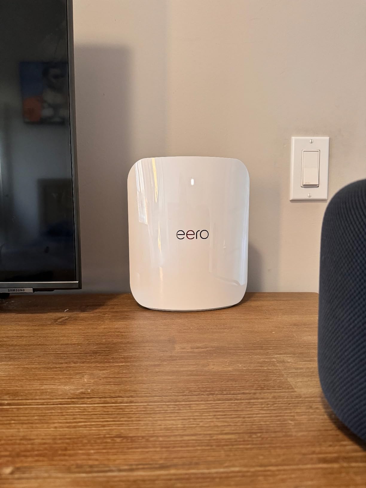 Amazon eero Max 7 mesh wifi router (newest model) - Supports internet plans up to 10 Gbps, Coverage up to 2,500 sq. ft., Connect 250+ devices, 1-pack customer photo 2