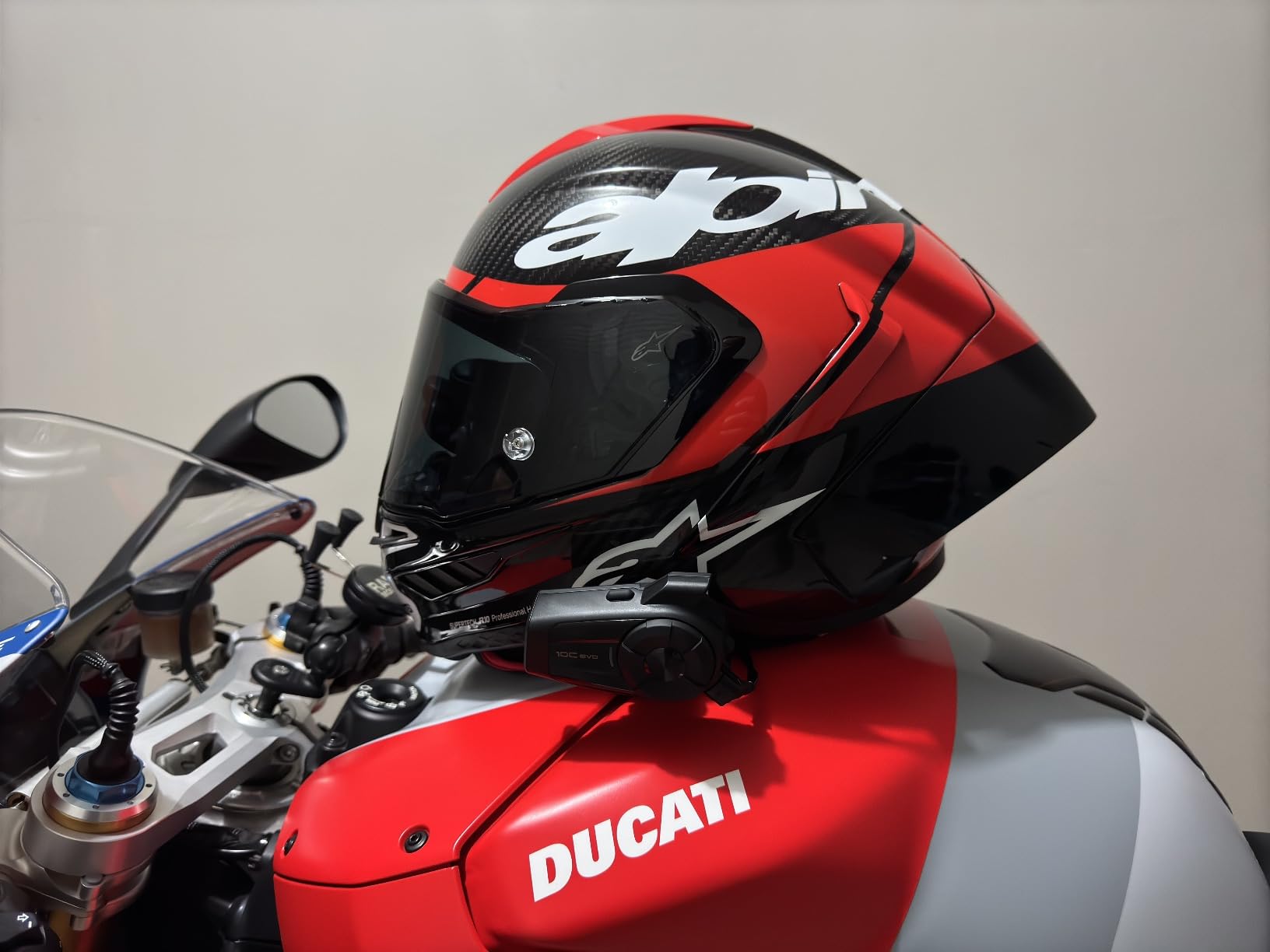 Sena 10C EVO Motorcycle Bluetooth Camera & Communication System with HD Speakers customer photo 1
