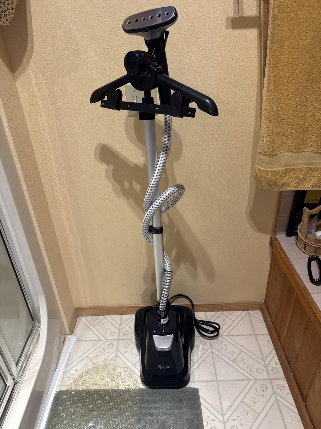 SALAV Heavy Duty Commercial Full-Size Garment Steamer with Foot Pedals and Extra Large 3L (101.5 oz) Water Tank, 1800 watts of Powerful Steam (Navy) customer photo 1