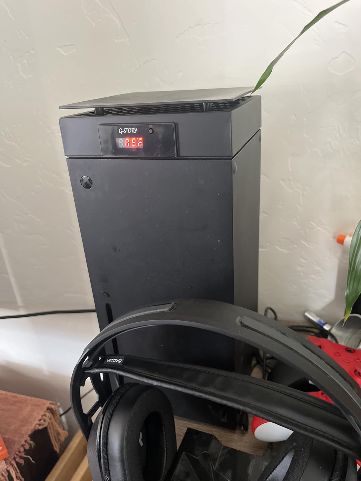 G-STORY Cooling Fan for Xbox Series X with Automatic Fan Speed Adjustable by Temperature, LED Display, High Performance Cooling, Low Noise, 3 Speed 1500/1750/2000RPM (140MM) with RGB LED customer photo 1