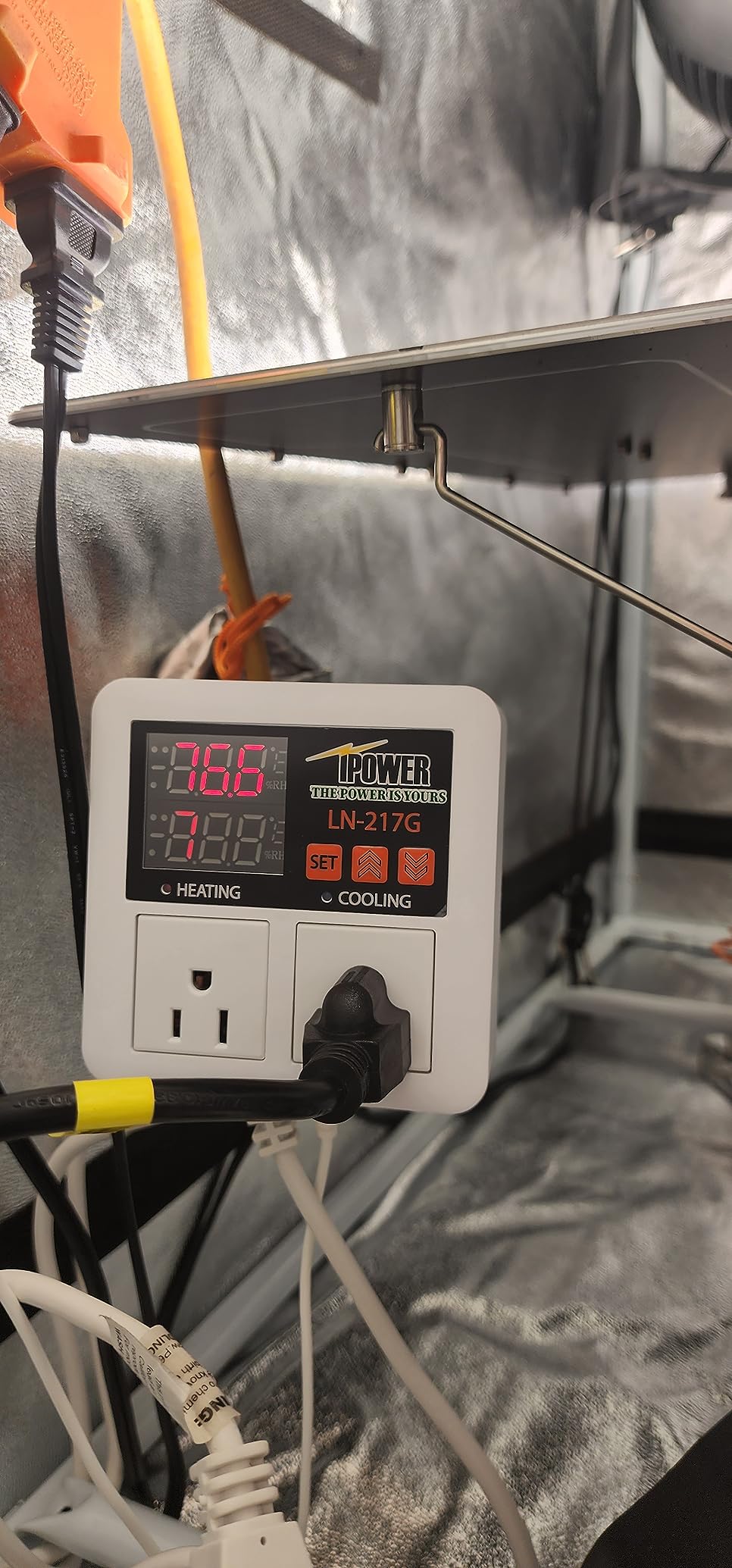 iPower Professional Digital Heating and Cooling Thermostat Controller for Seed Germination, Reptiles and Brewing Breeding Fermenter Greenhouse, Grow Tent, 1200W-White customer photo 2