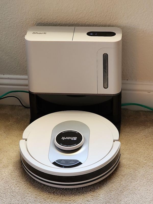 Shark AI Ultra Voice Control Robot Vacuum with Matrix Clean Navigation, Home Mapping, 60-Day Capacity, XL Self-Empty Base for Homes with Pets, Carpet & Hard Floors, Cool Grey, AV2511AE customer photo 1