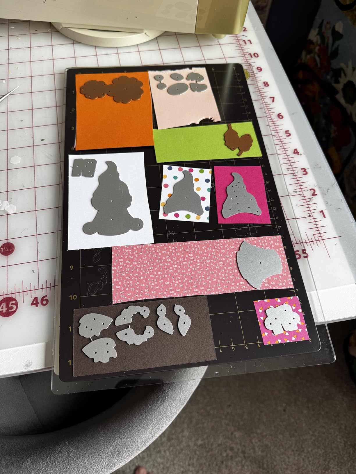Anna Griffin Empress MINI Electric Die Cutting and Embossing Machine for Card Making with Complete Plate System customer photo 2