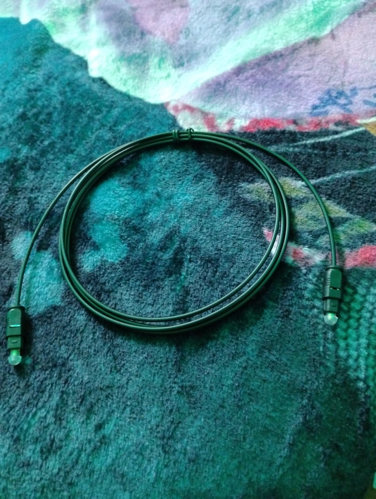 Digital Optical Audio Cable 6 feet, Fiber Optic Cable Ultra-Thin Cord, SPDIF Toslink Optical Cable Compatible with TV Sound Bar Home Theater PS4 Xbox Samsung Vizio customer photo 1