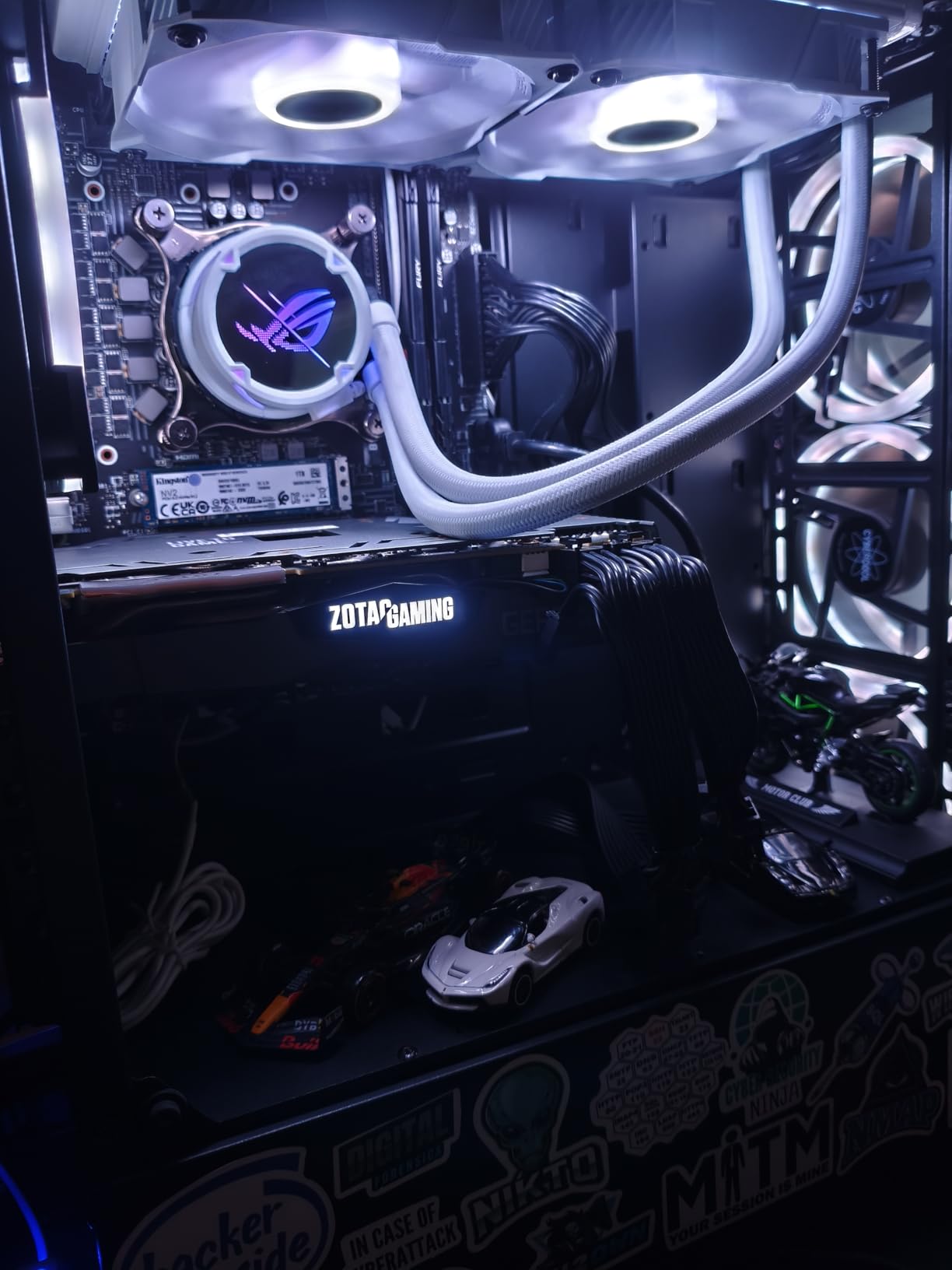 ASUS ROG Strix LC II 240 ARGB White Edition All-in-one AIO Liquid CPU Cooler 240mm Radiator, Intel LGA1700, 115x/2066 and AMD AM4/TR4 Support, 2X 120mm 4-pin PWM Addressable RGB Radiator Fans customer photo 1