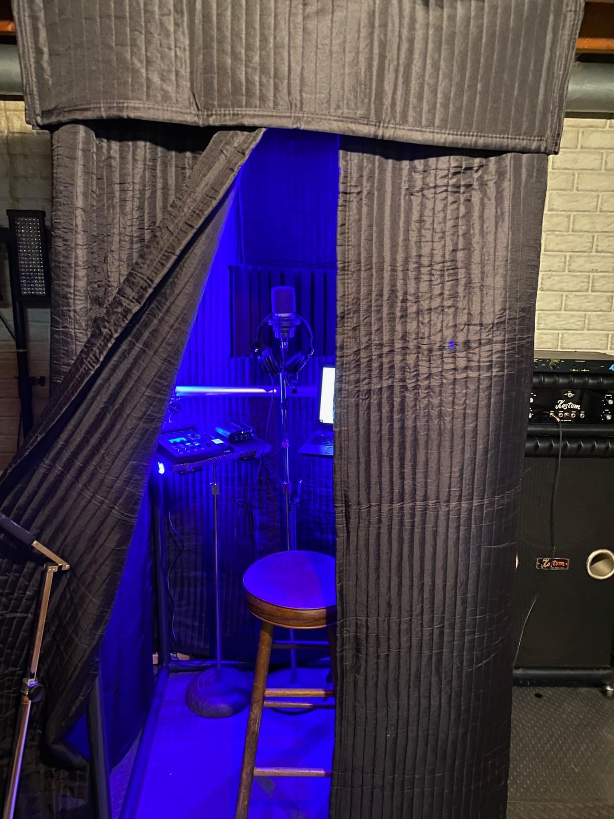 Portable Vocal Booth for Recording, Portable Recording Booth for Home Studio, Acoustic Treatment to Reduce Echo, Sound Isolation Booth, 5-Min Assembly w/Travel Bag, Lights, Phone Holder (2026 Update) customer photo 3
