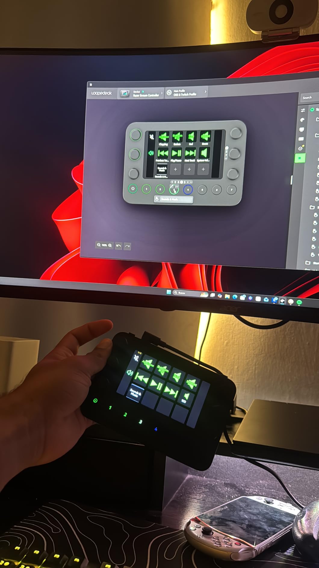 Stream Controller: All-In-One Keypad for Streaming - 12 Haptic Switchblade Keys - 6 Tactile Analog Dials - 8 Programmable Buttons - Designed for PC & Mac Compatibility customer photo 1